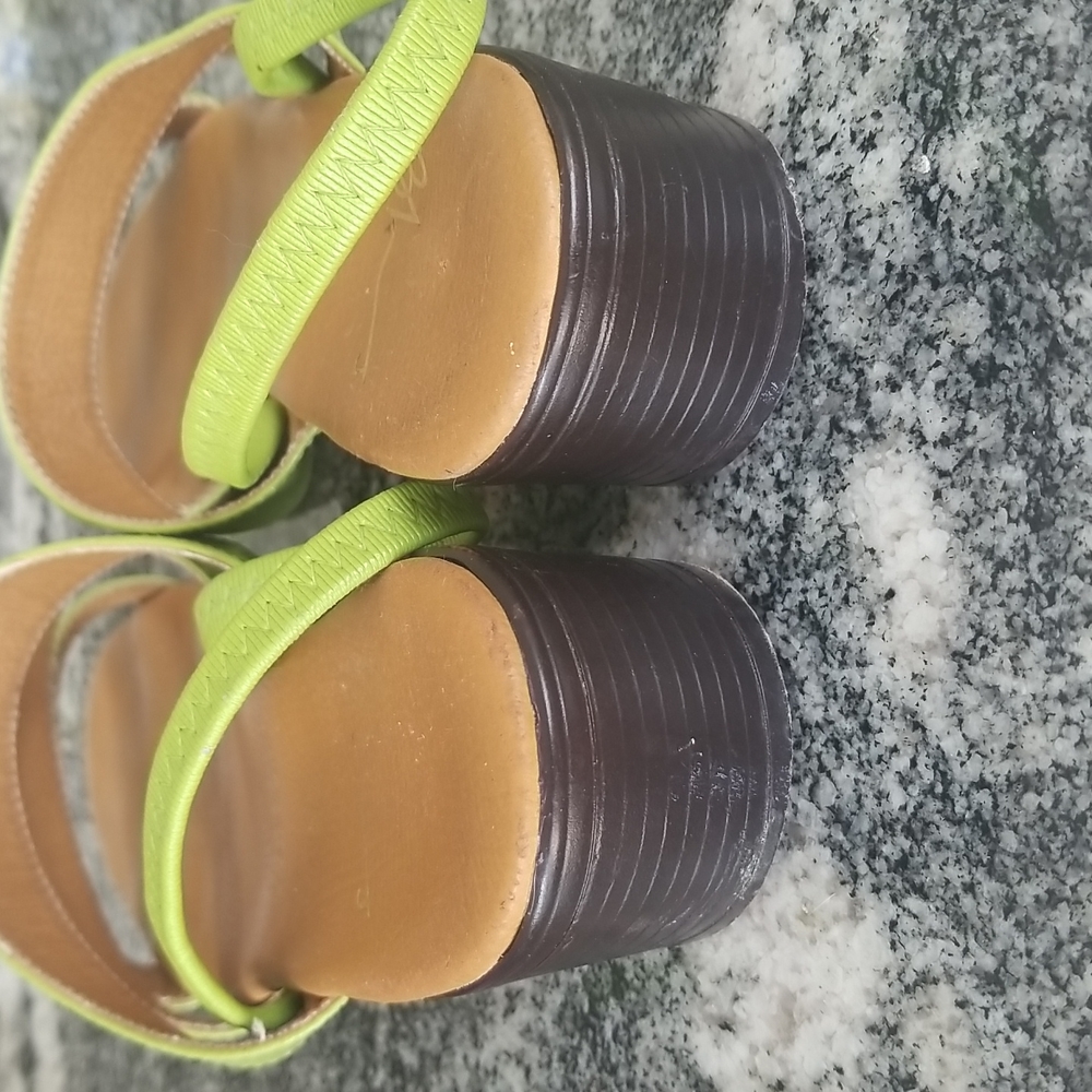 (6) Lime Green Strappy Low Heel Leather Upper Sandals Summer Vacation - Picture 11 of 12